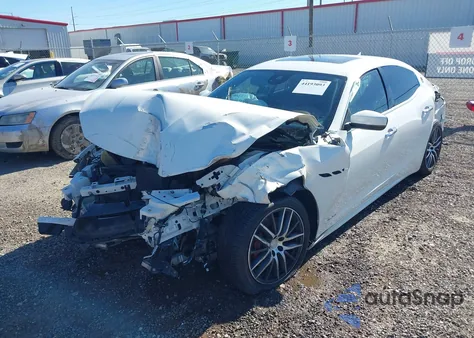 2019 Maserati Ghibli Granlusso z USA, uszkodzony, nr VIN ZAM57XSL2K1309902